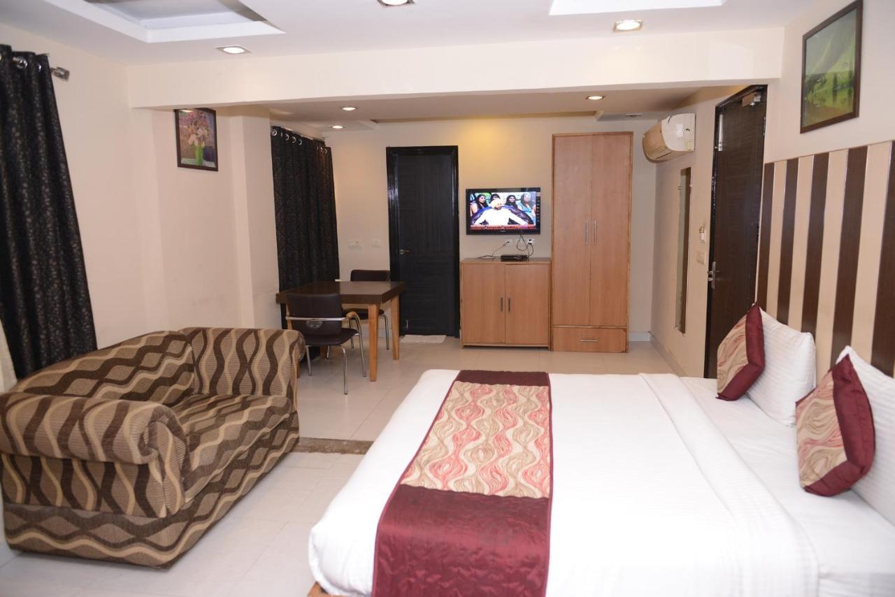 Balsons Continental 3* New Delhi